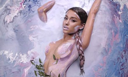 Ariana Grande revealed her pregnancy with ‘God is a Woman’